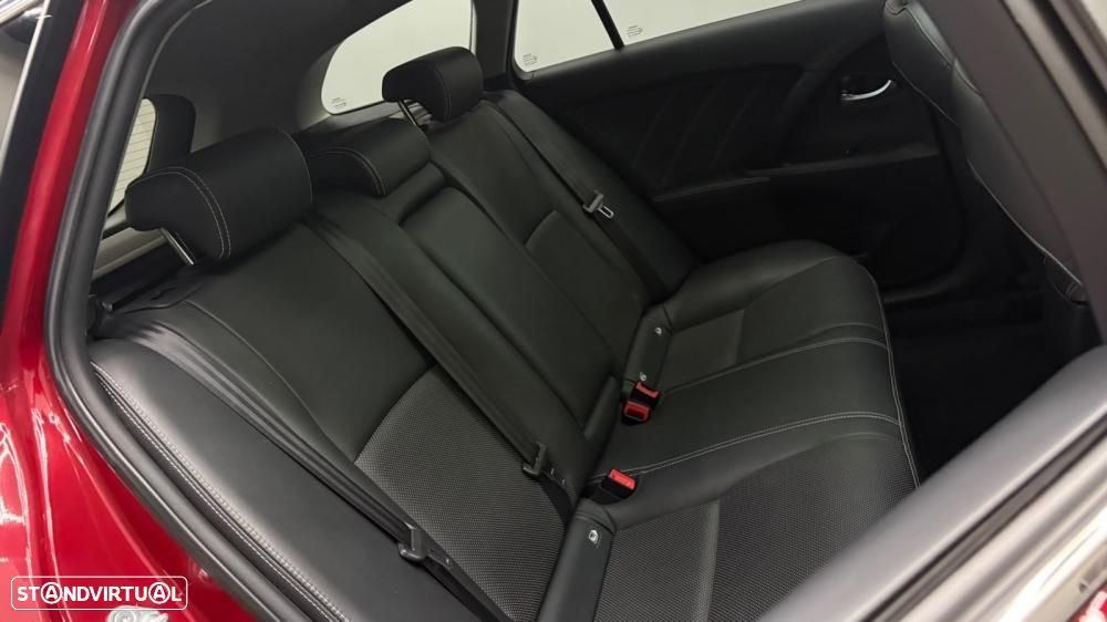 Toyota Avensis Touring Sports 2.0 D-4D Exclusive+GPS - 39