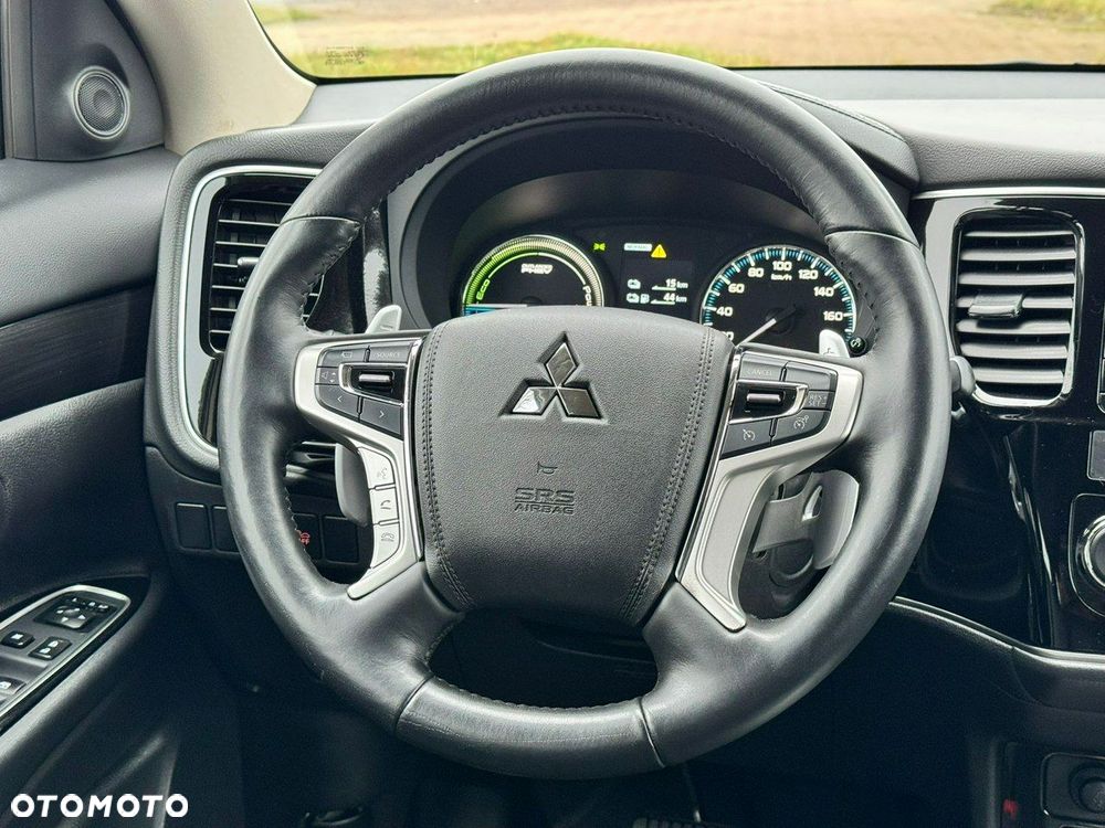 Mitsubishi Outlander - 24