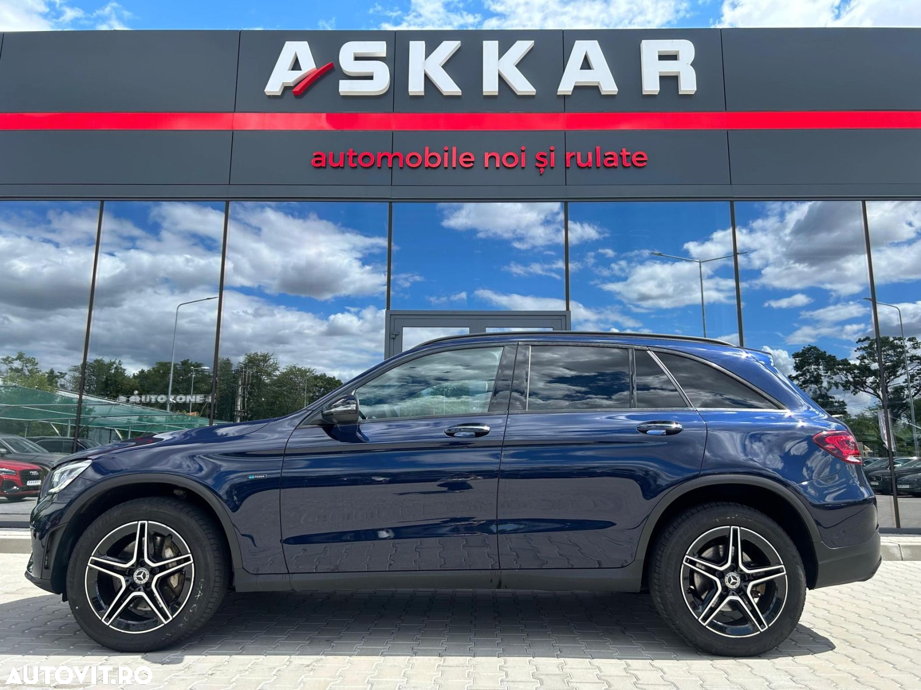 Mercedes-Benz GLC 300 e 4Matic 9G-TRONIC AMG Line - 9