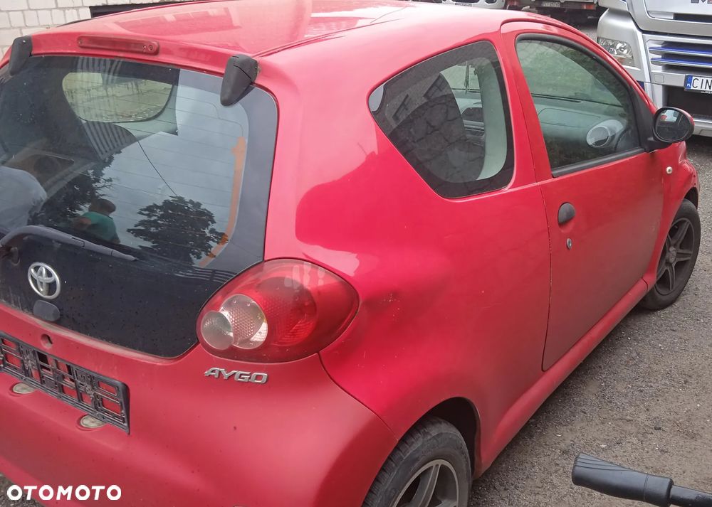 Części blacharskie 3P0 silnik 1KRB52 skrzynia C551 Toyota Aygo 1.0 VVTI benzyna - 5