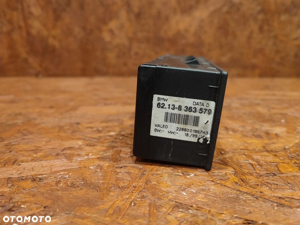 BMW E36 ORYGINALNY WYŚWIETLACZ OBC / KOMPUTER POKŁADOWY 7 GUZIKÓW SPRAWNY W 100% O NR.  62 13 8 363 579 / 62 13 8 353 530 / 62 13 8 357 653 OEM - 3