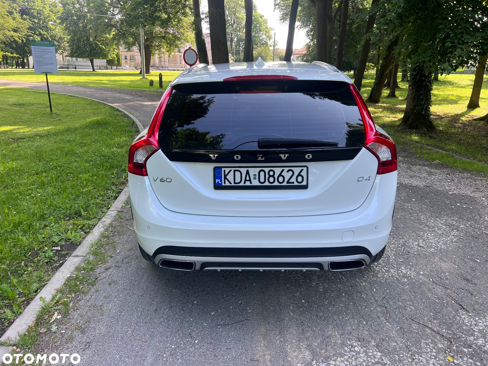 Volvo V60 Cross Country D4 Drive-E Momentum - 9