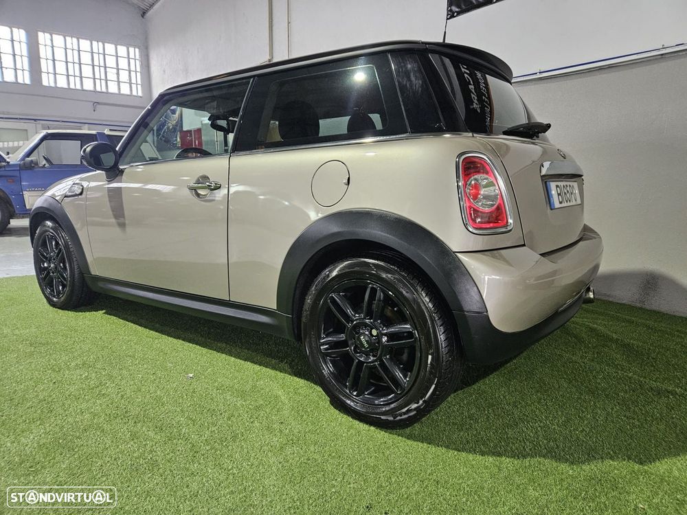 MINI 3 Portas Cooper D - 5