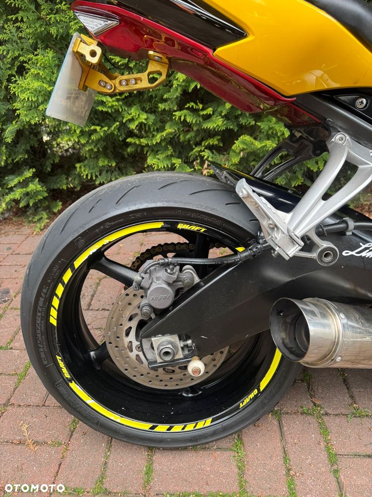 Yamaha FZ - 11