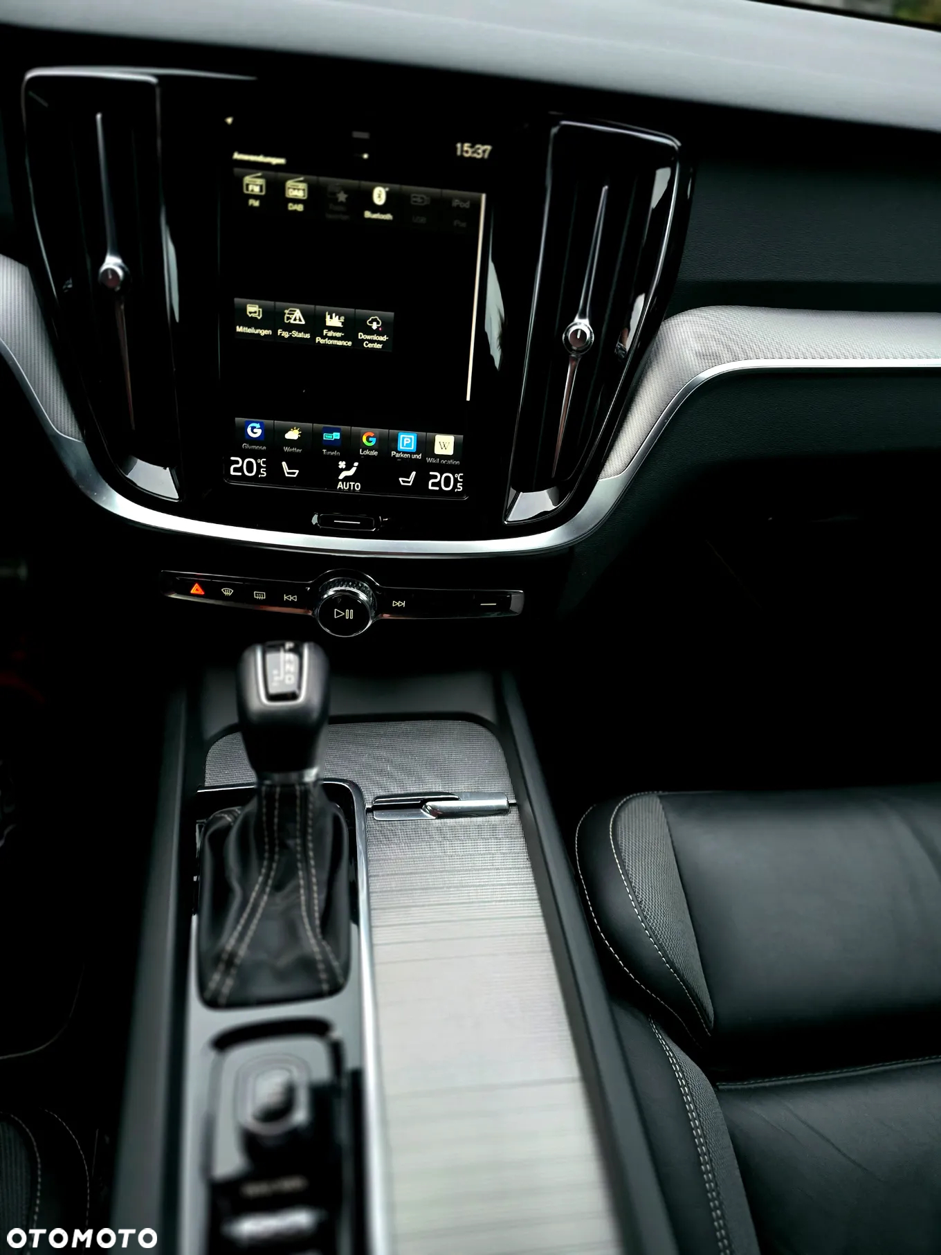 Volvo V60 D4 R-Design - 21