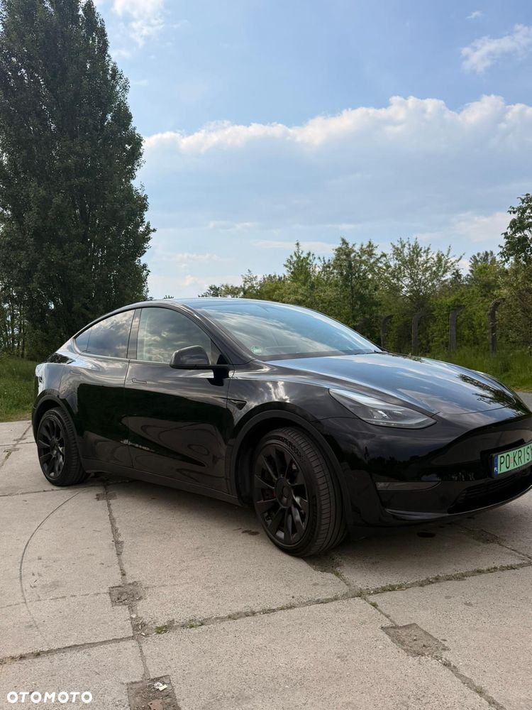 Tesla Model Y - 2