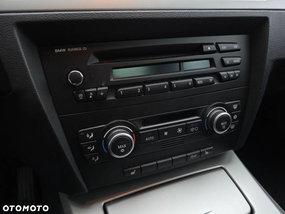 BMW Seria 3 318i - 29