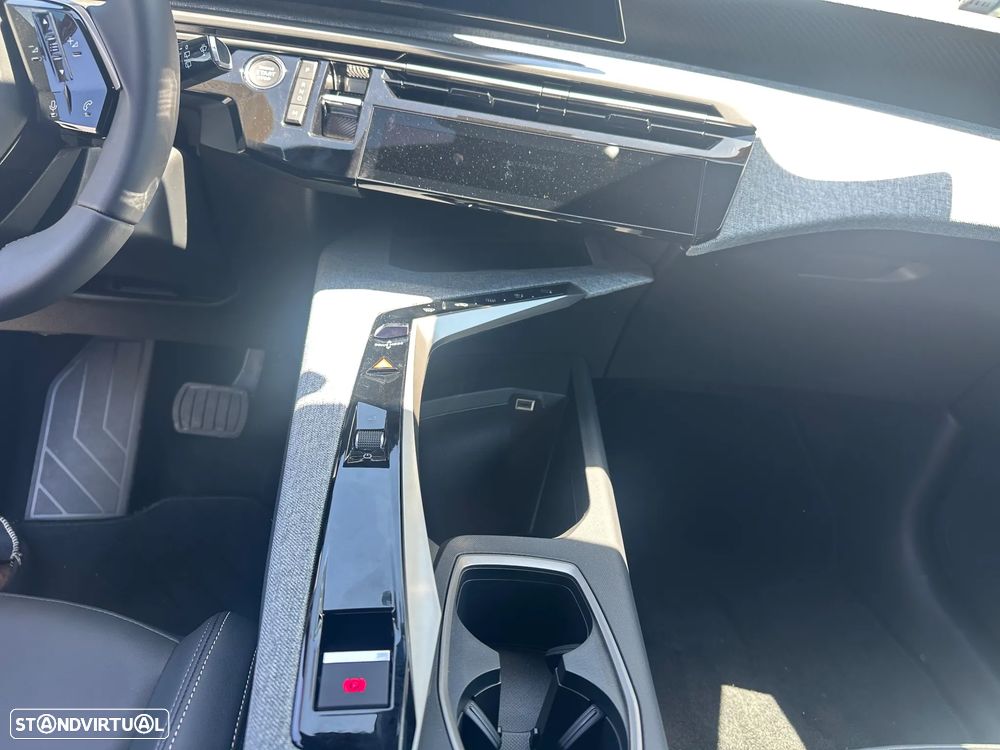 Peugeot 5008 1.2 Hybrid Allure e-DCS6 - 12