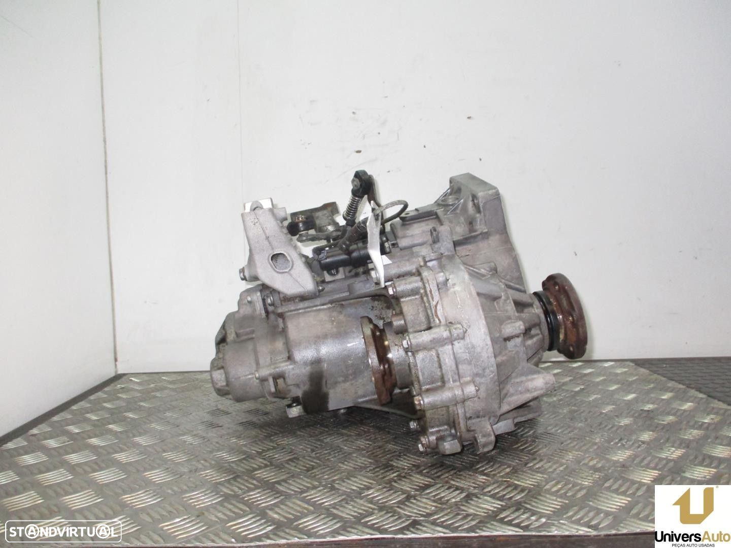 CAIXA VELOCIDADES VOLKSWAGEN TOURAN 2003 -GQN - 2