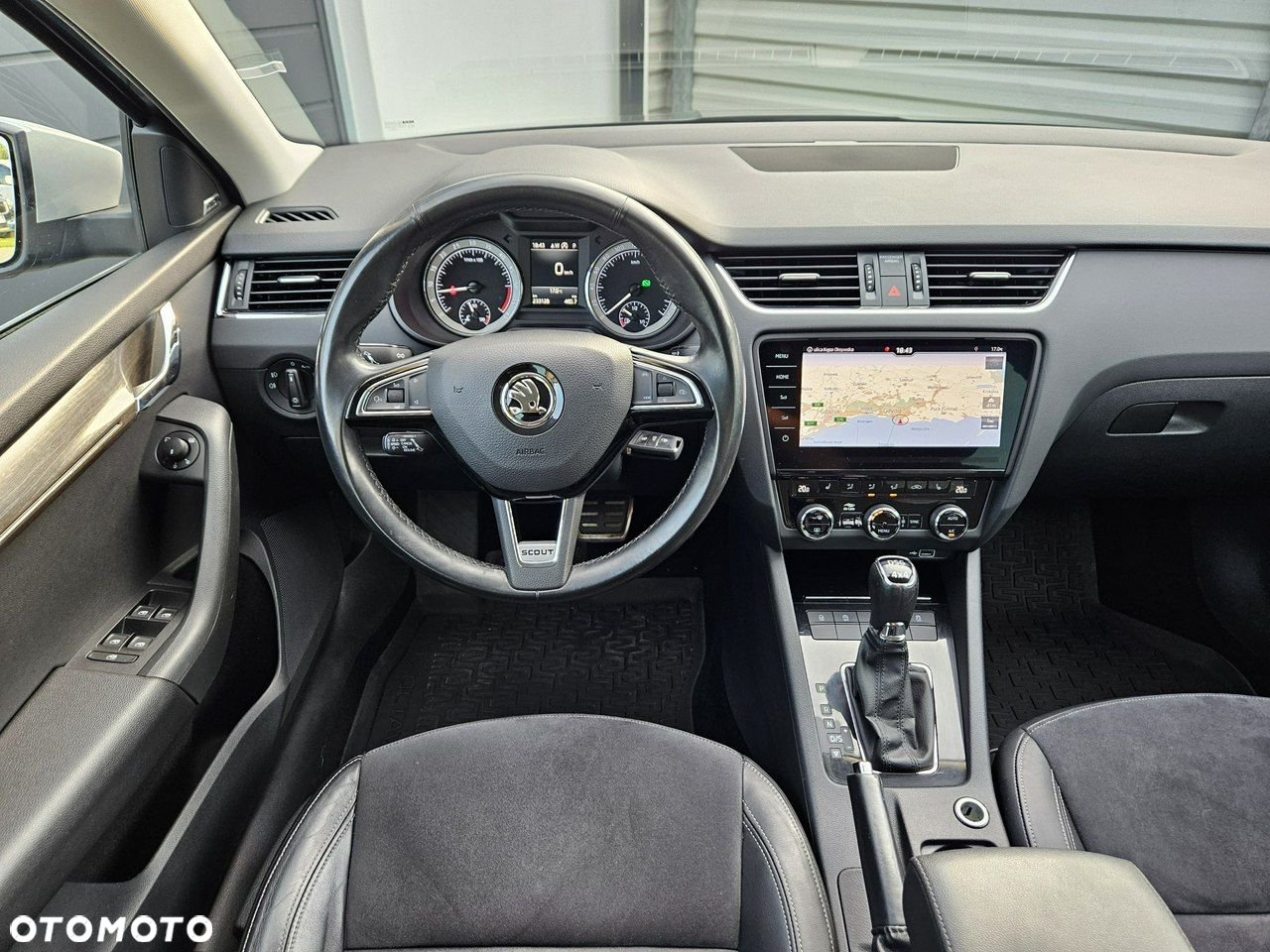 Skoda Octavia Combi 2.0 TDI 4x4 DSG Scout - 8