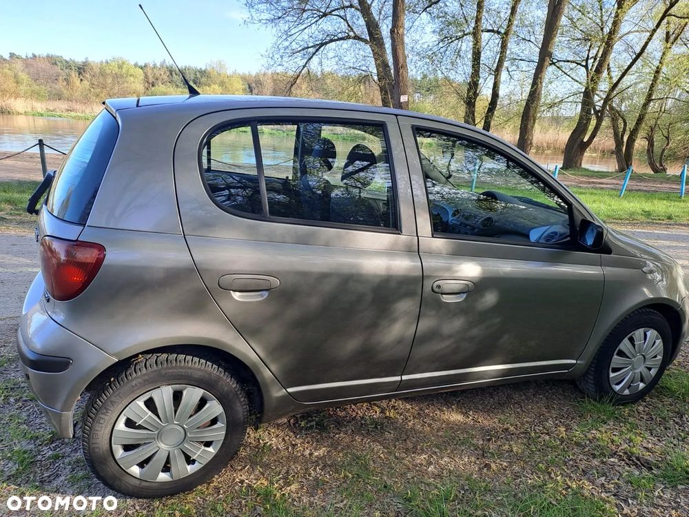 Toyota Yaris - 2