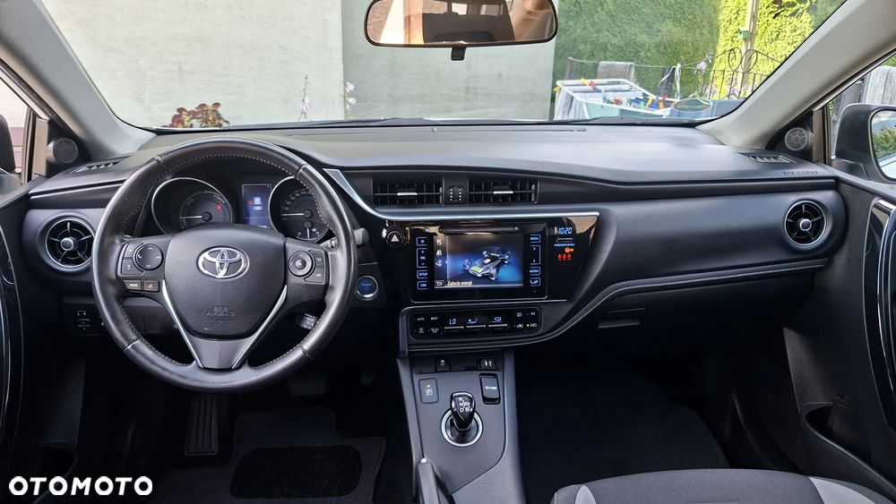 Toyota Auris 1.8 HSD Luna - 31