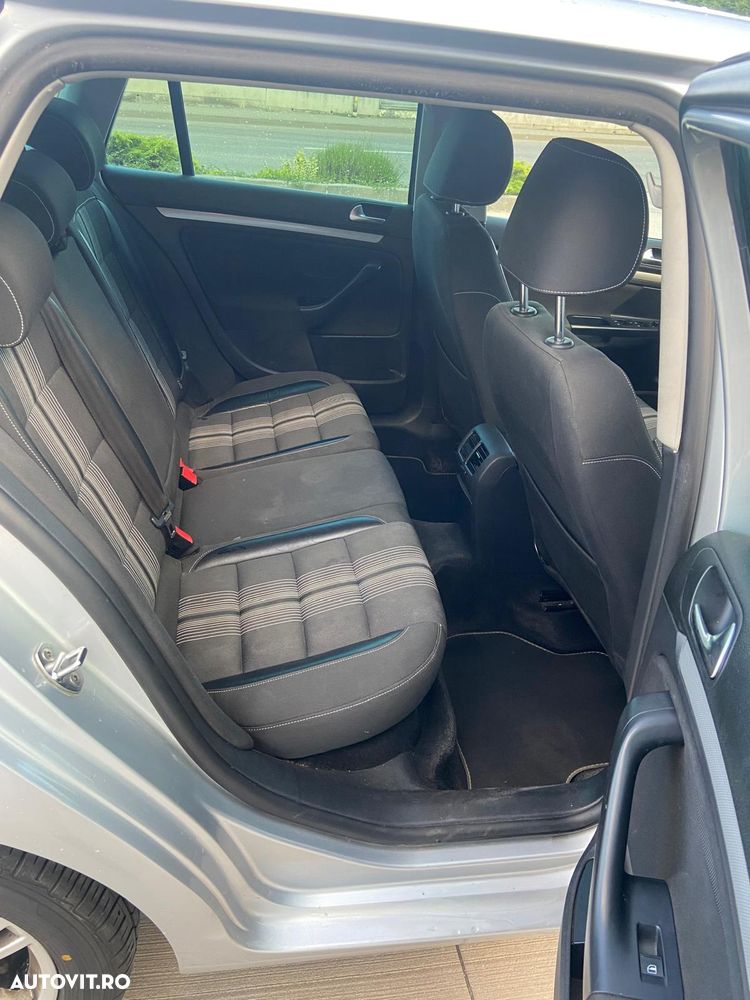 Volkswagen Golf 2.0 TDI DPF MATCH - 8