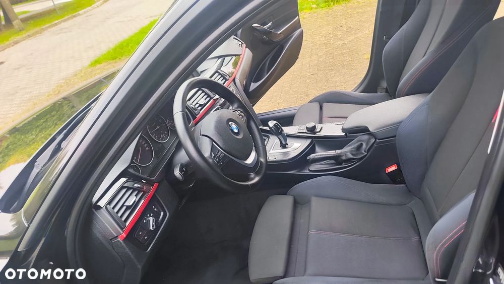 BMW Seria 3 328i Sport-Aut Sport Line - 30