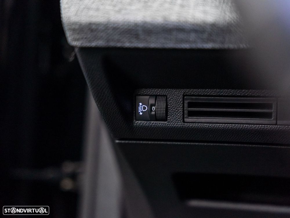 Peugeot 3008 1.2 Hybrid Allure e-DCS6 - 18