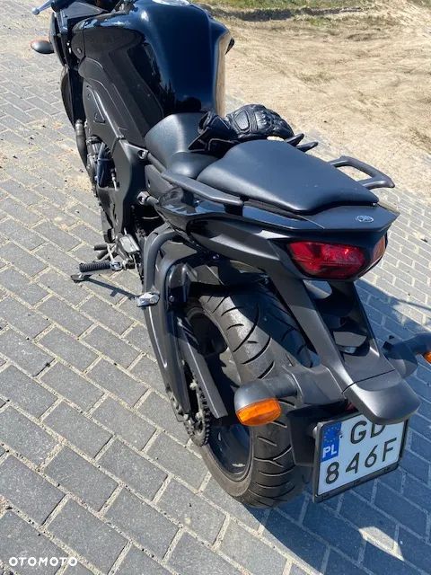 Yamaha FZ8 - 11
