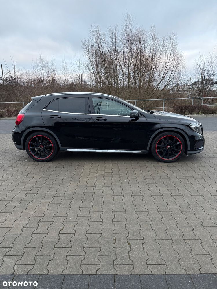 Mercedes-Benz GLA 200 (CDI) d 7G-DCT AMG Line - 2