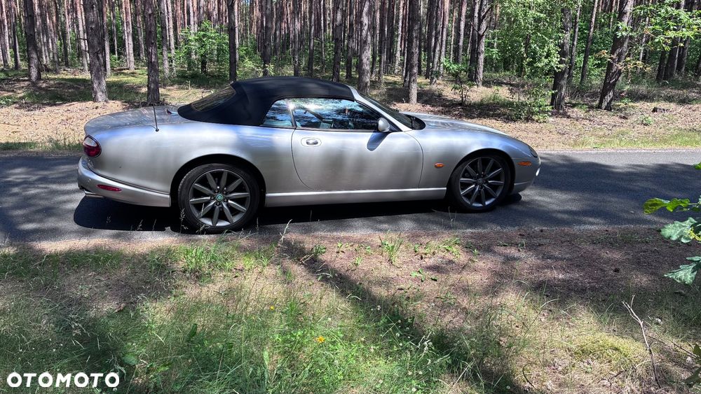 Jaguar XK8 Cabriolet - 15