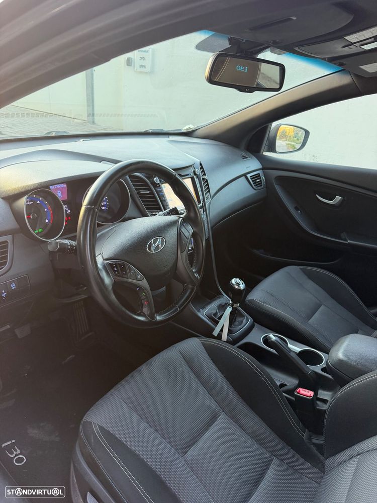 Hyundai i30 CW - 11