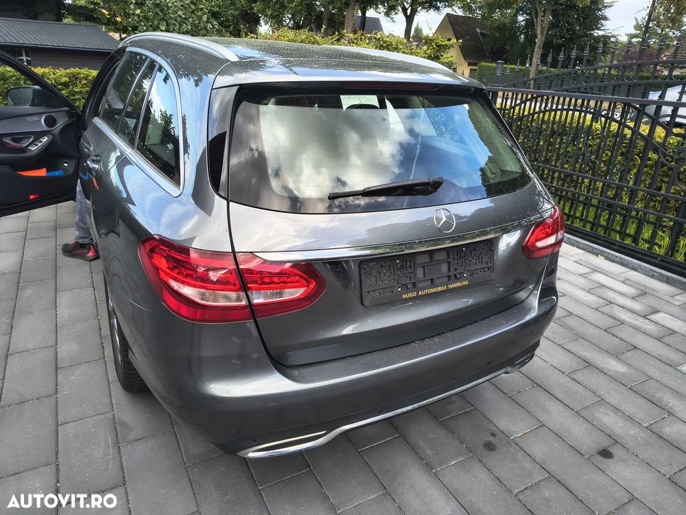 Mercedes-Benz C 180 T - 13