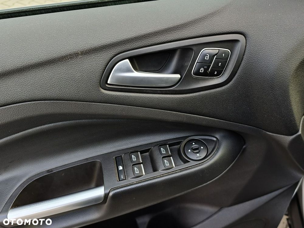 Ford Escape 2.0 EcoBoost AWD Titanium - 10