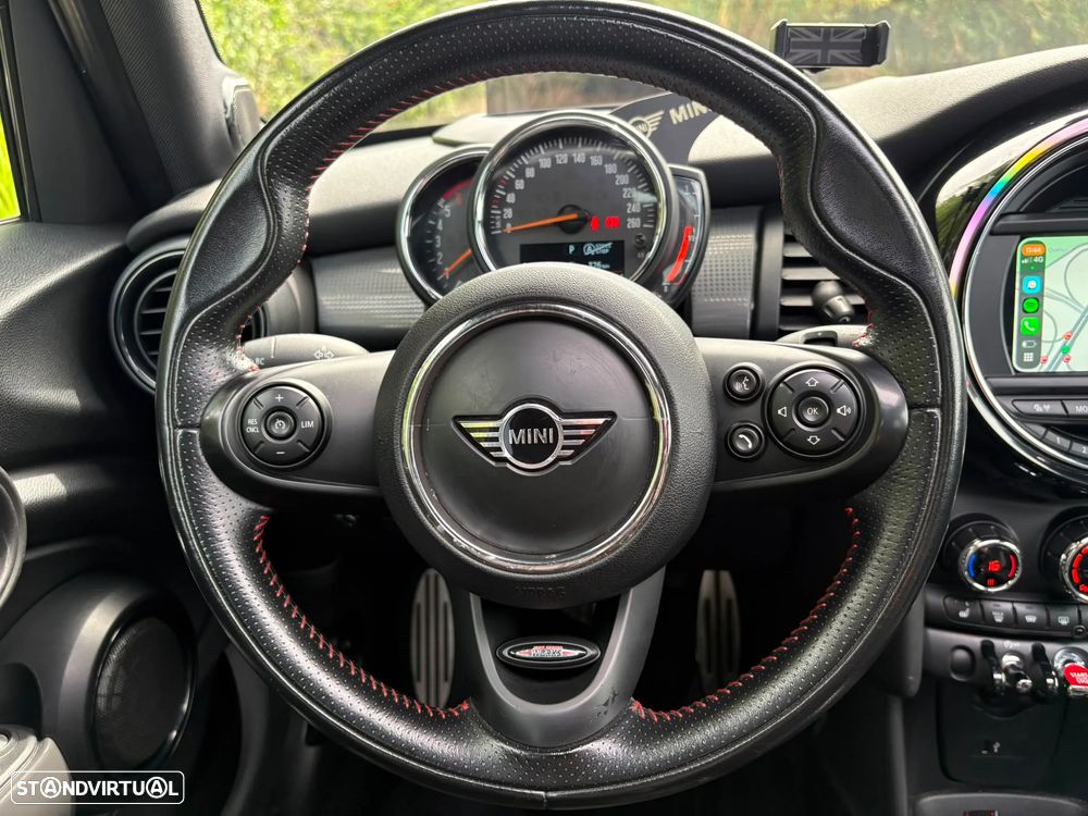 MINI 5 Portas Cooper D Aut. - 32