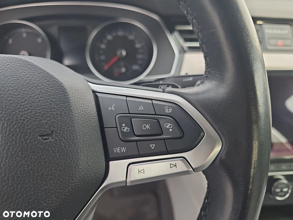 Volkswagen Passat - 15