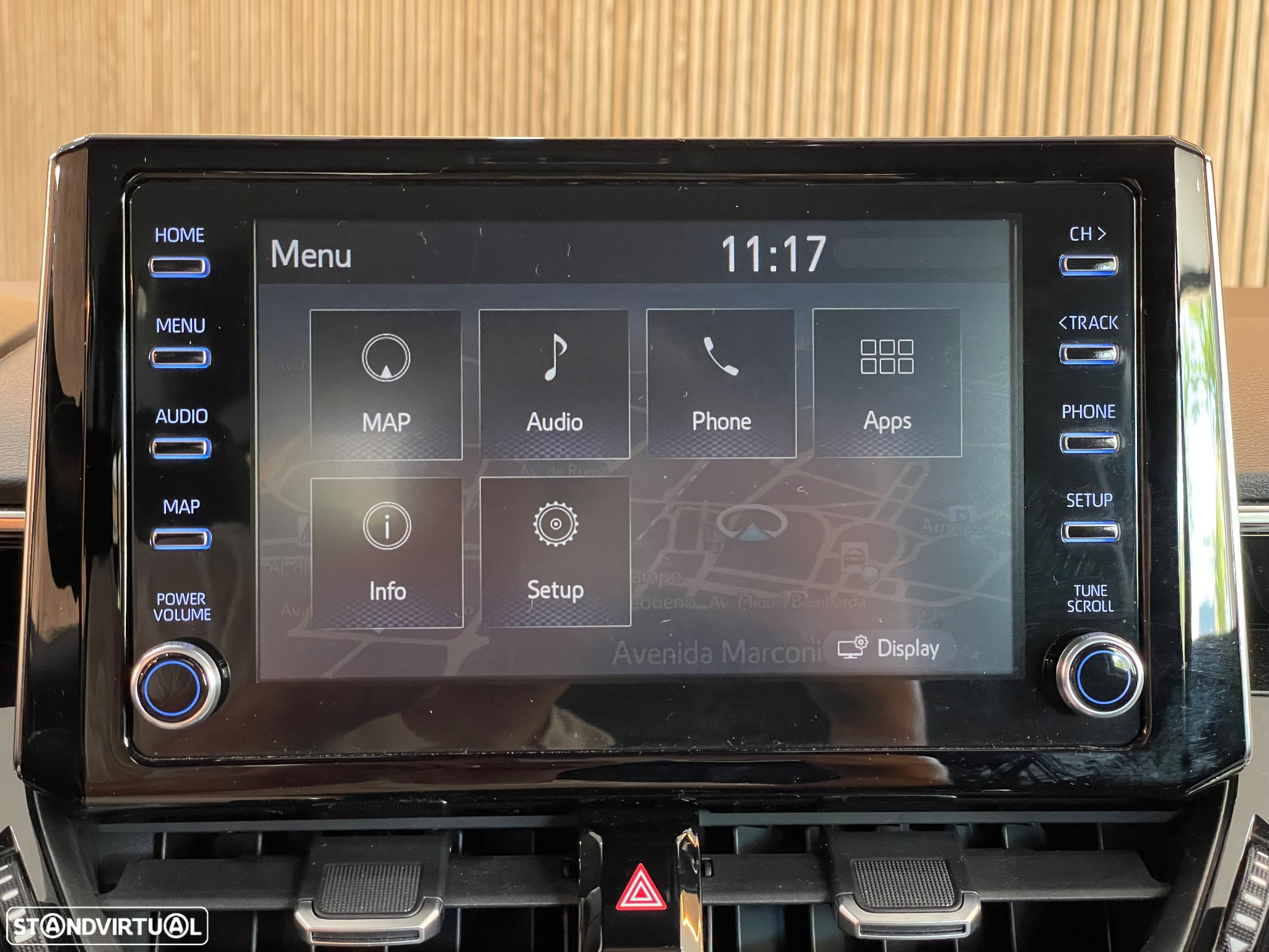 Toyota Corolla 1.8 Hybrid Exclusive - 18