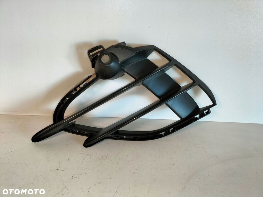 atrapa kratka zderzaka przedniego przód lewa mercedes e klasa w214 amg 22- - 1