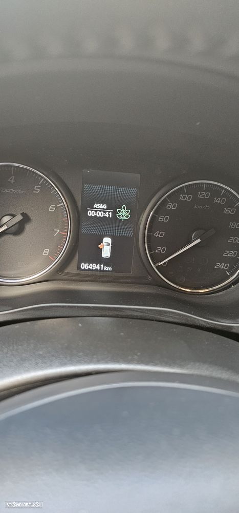 Mitsubishi Outlander 2.0 Kaiteki CVT - 12