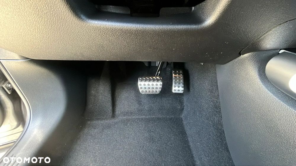 Mercedes-Benz GLB - 13