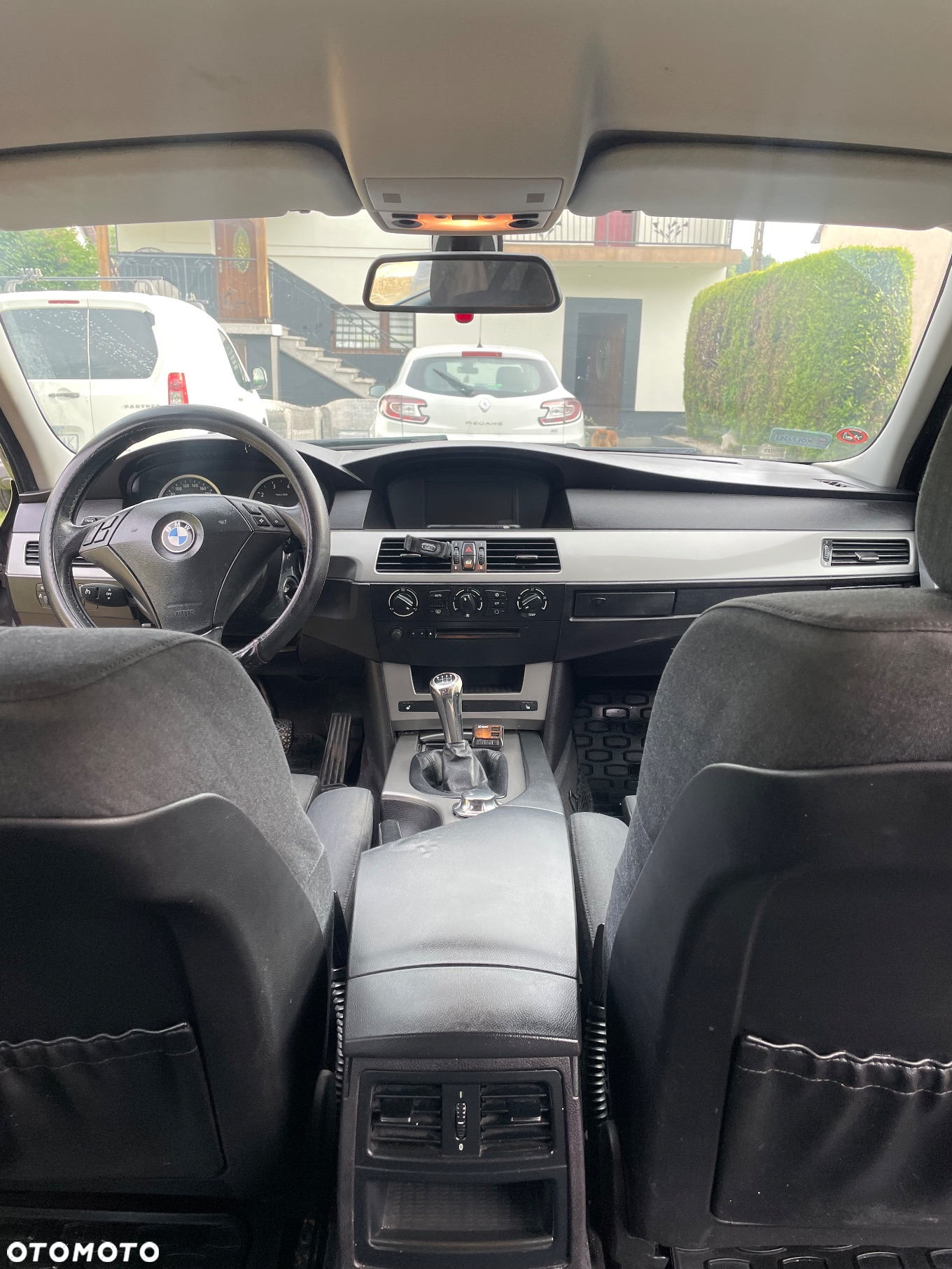 BMW Seria 5 523i Touring - 9