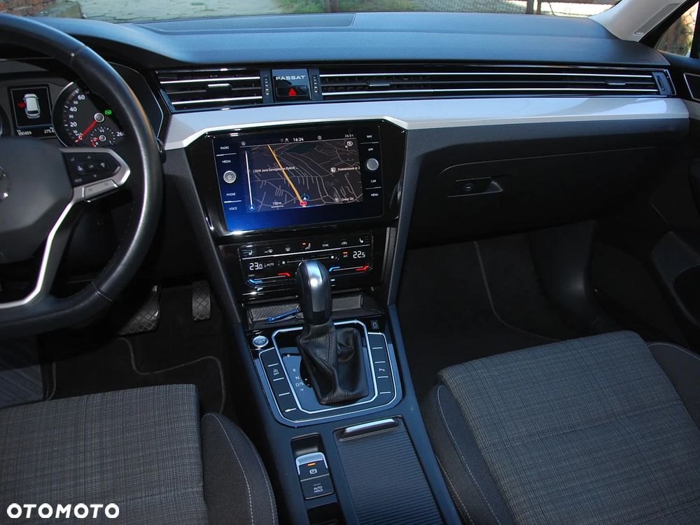 Volkswagen Passat - 32