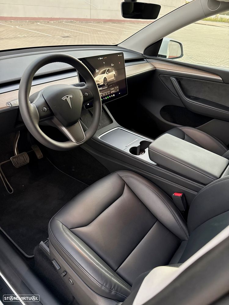 Tesla Model Y Long-Range RWD - 8