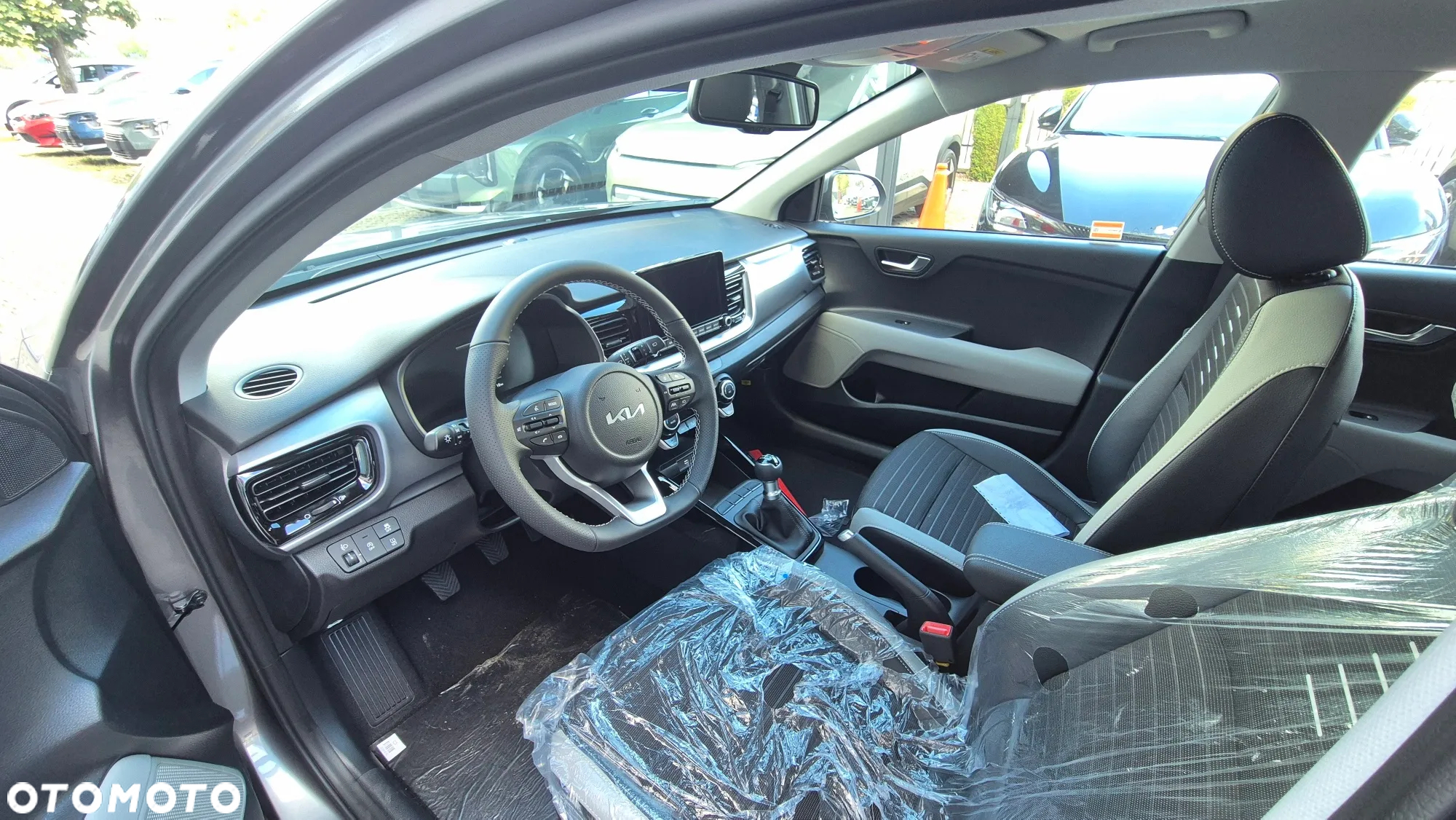 Kia Stonic 1.2 L - 11
