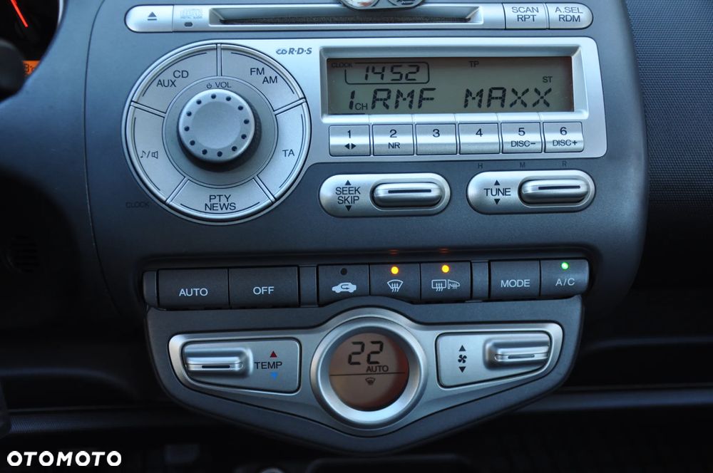 Honda Jazz 1.4 LS - 35