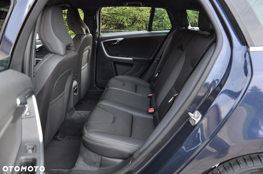 Volvo V60 D4 Geartronic - 24
