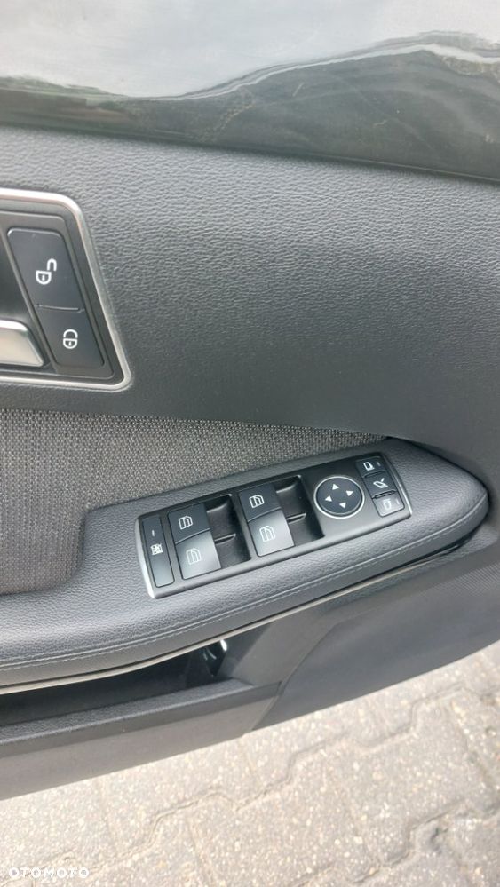 Mercedes-Benz Klasa E 200 CGI BlueEFFICIENCY 7G-TRONIC Avantgarde - 5