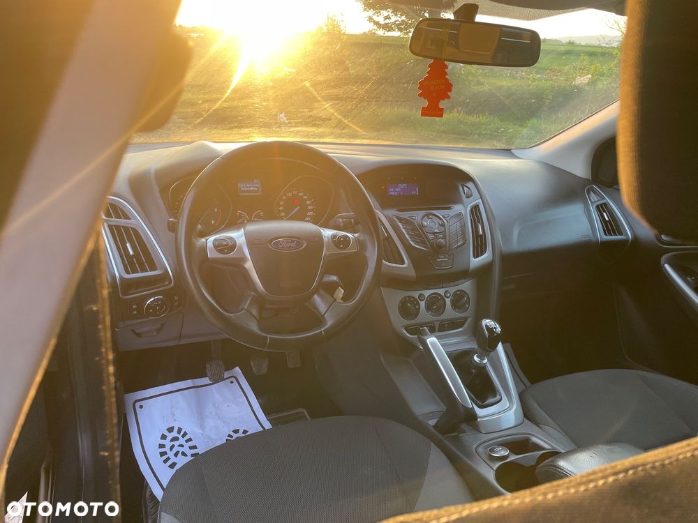 Ford Focus 1.6 TDCi DPF Champions Edition - 16