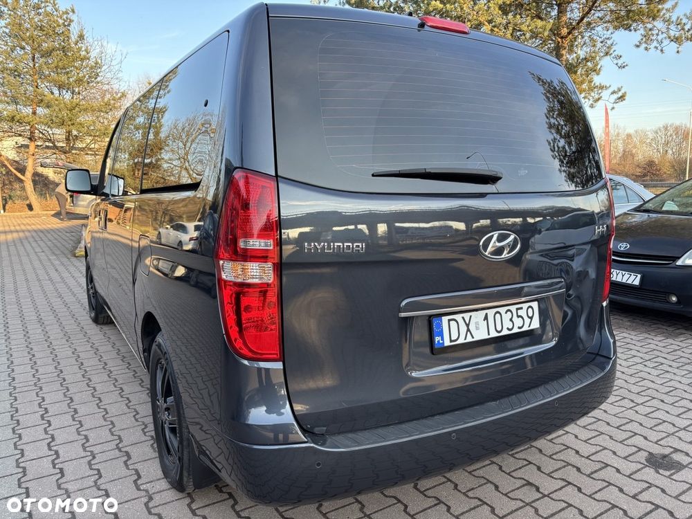 Hyundai H-1 Starex - 4