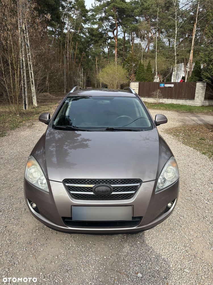 Kia Ceed - 4
