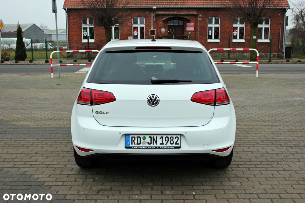 Volkswagen Golf - 6