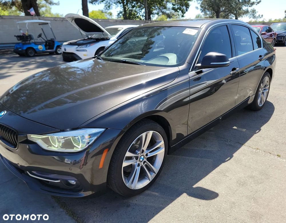 BMW Seria 3 330i Edition Luxury Line Purity - 1