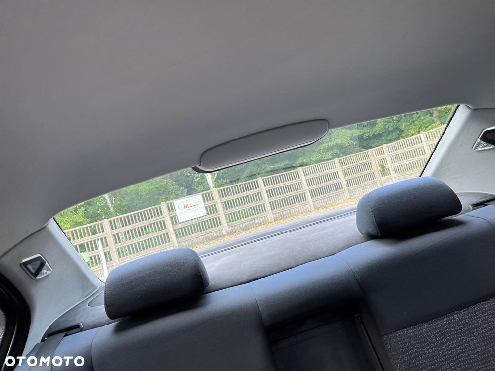 BMW Seria 3 325i - 11