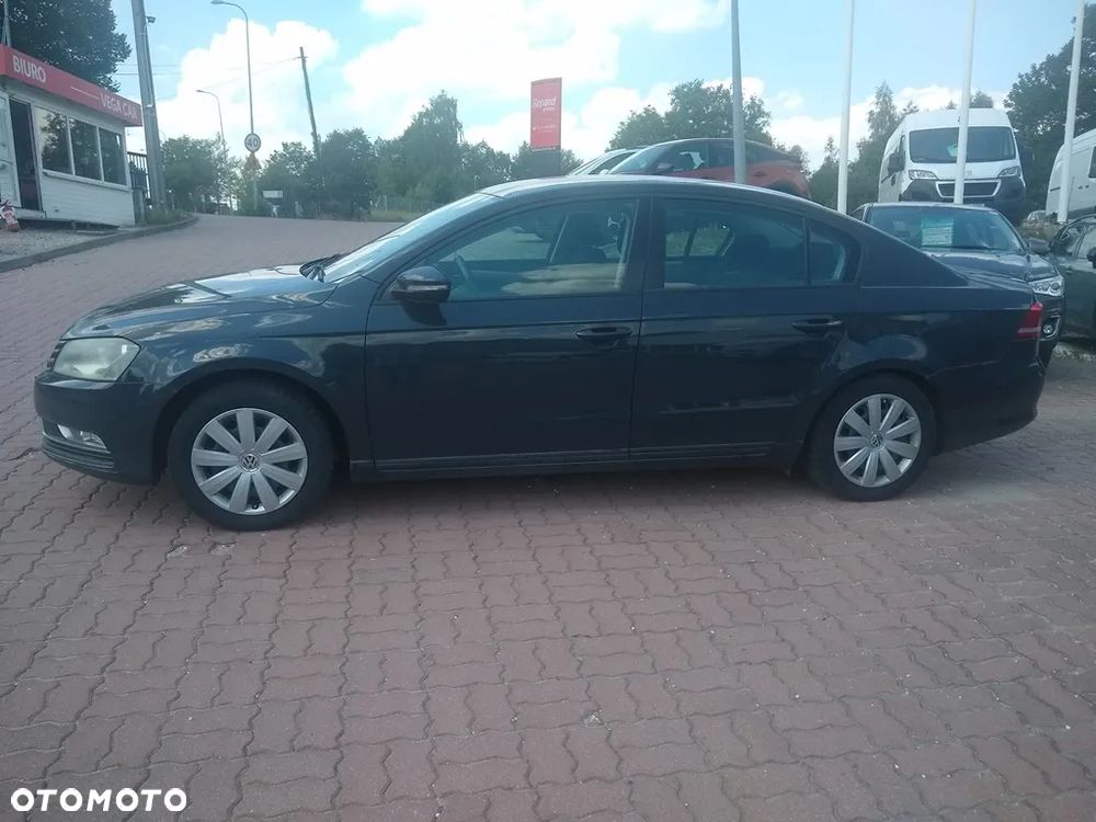 Volkswagen Passat - 13