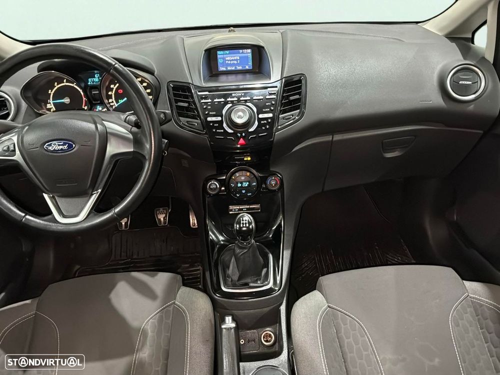 Ford Fiesta - 12
