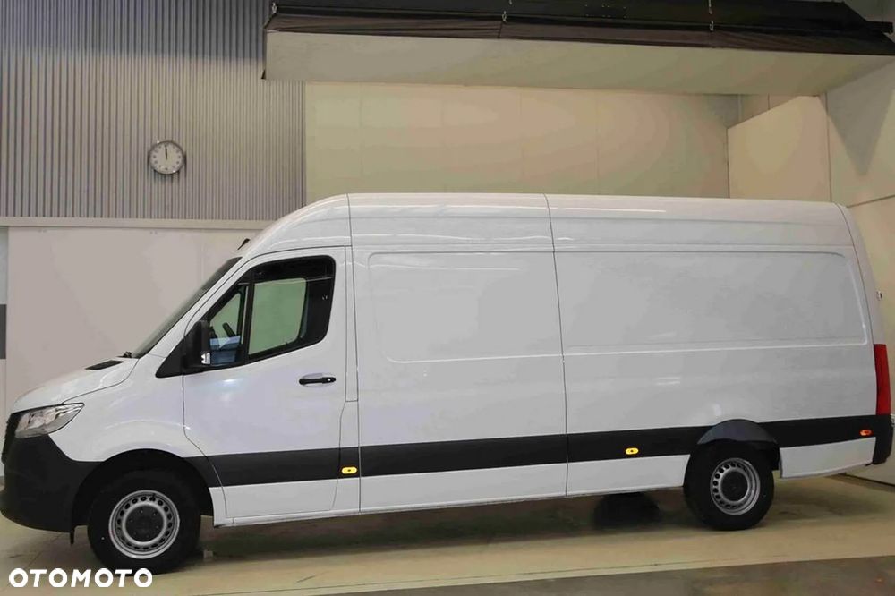 Mercedes-Benz Sprinter - 2