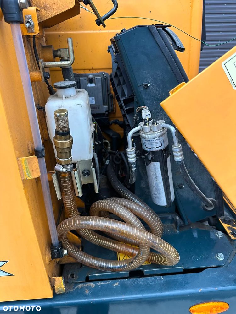 Hyundai Robex 55W-9A - 35