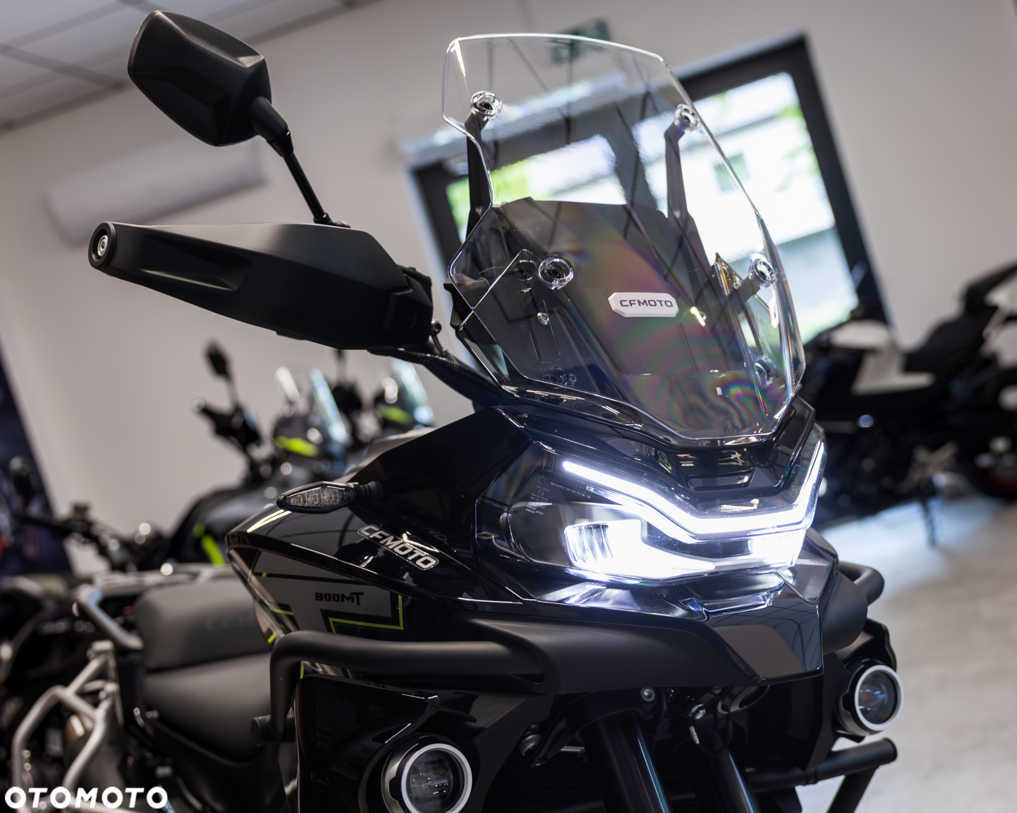 CFMoto MT - 16