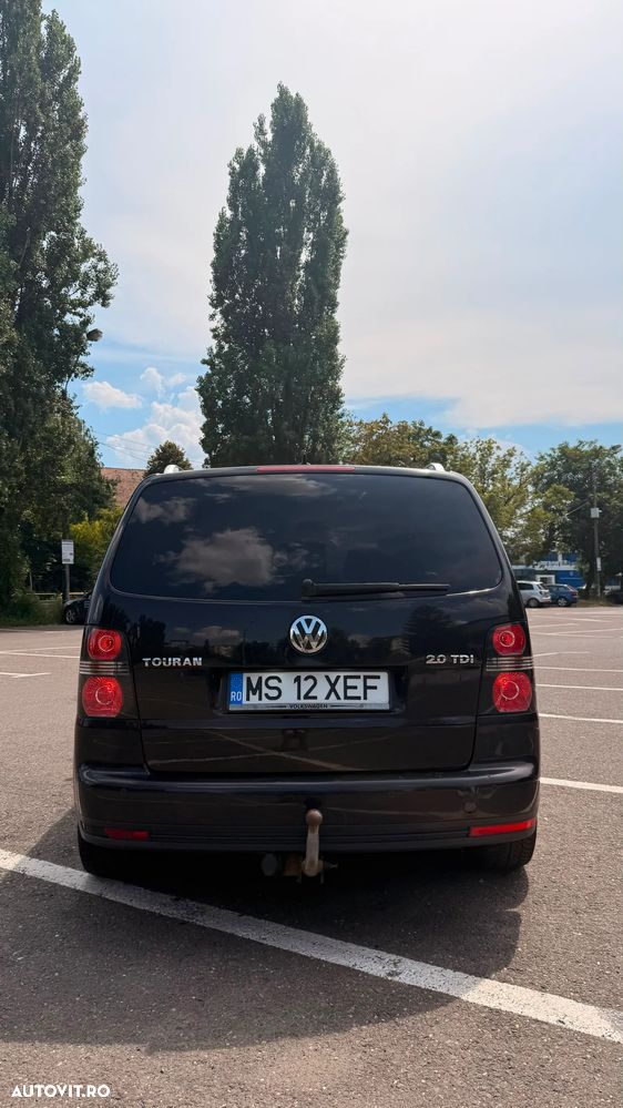 Volkswagen Touran - 4